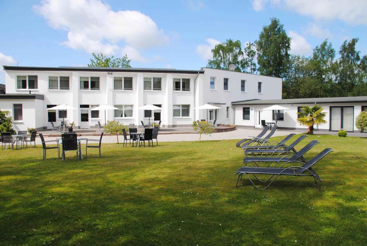 Appartementanlage-Ferienwohnungen Weisse Moewe Sassnitz Buitenkant foto